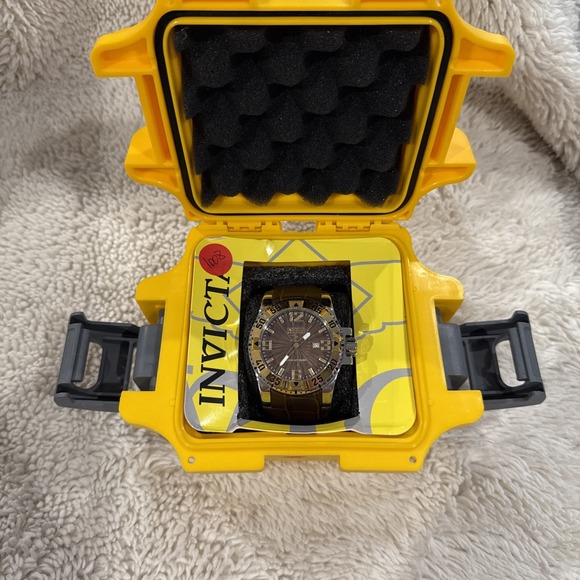 Mens Invicta Reserve 50mm Leather Excursion Diamond‎...